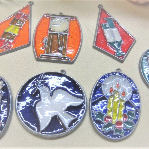 JW2 Vintage CHRISTMAS TREE ORNAMENTS Stained Glass Ornament Tree Dove Peace - Picture 1 of 6